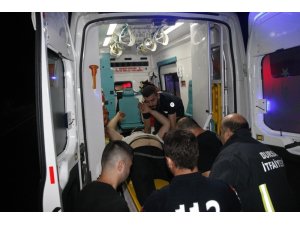 Otomobil ve hafif ticari araç kafa kafaya çarpıştı: 1 ölü, 2 yaralı