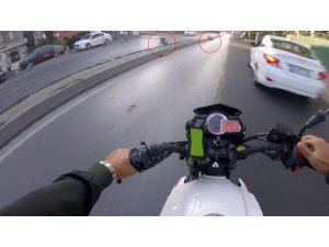 İstanbul’da motosikletli gencin metrelerce sürüklendiği kaza kamerada
