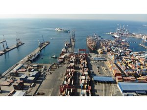 Ambarlı Limanı’nda demirli gemi alev aldı