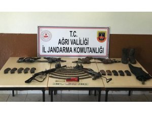 Ağrı’da 2 terörist etkisiz hale getirildi