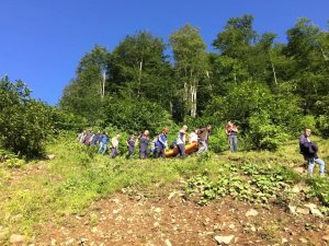 Otomobil yayla dönüşü uçuruma yuvarlandı: 1 ölü