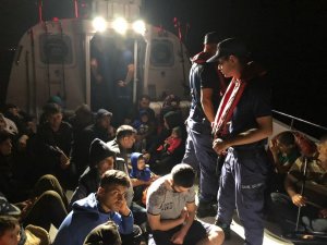 Didim’de iki ayrı operasyonda 66 kaçak göçmen yakalandı