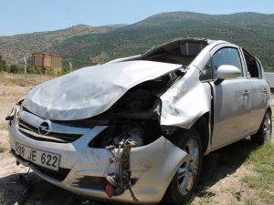 Afyonkarahisar’da otomobil şarampole yuvarlandı: 2 ölü, 2 yaralı