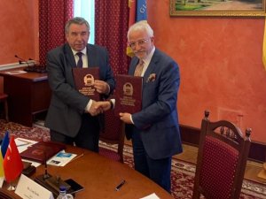 NEÜ, Ukrayna’da 2 üniversite ile protokol imzaladı