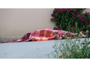 Köy meydanında dehşet 1 ölü 1 ağır yaralı