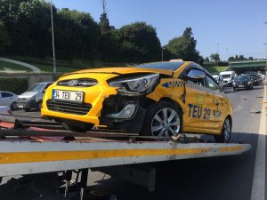 E-5 Karayolu’nda dört aracın karıştığı kaza: 1 yaralı