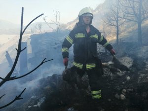 Denizli’de otluk arazide yangın
