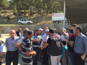 Polis hayvan pazarındaki vatandaşları uyardı