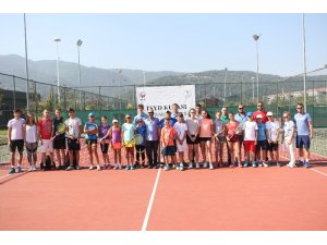 TSYD Bursa’nın tenis şöleni başladı
