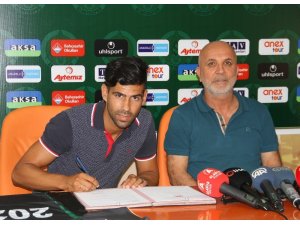Alanyaspor, Juanfran’ı renklerine bağladı