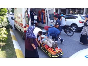 Otomobil ile dolmuş çarpıştı: 1 yaralı