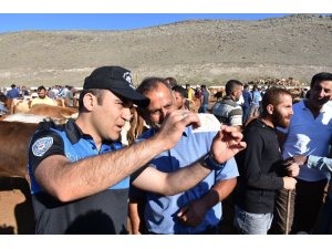 Kars’ta polisten bayram öncesi sahte para uyarısı