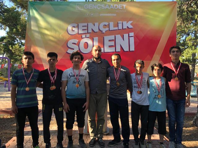Saadet Konya’da Gençlik şöleni