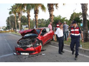Geri manevra yapan tur otobüsünün altında kalan sürücü yaralandı