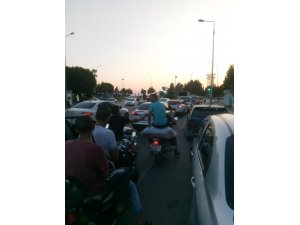 Motosiklette ‘çuvallı’ yolculuk