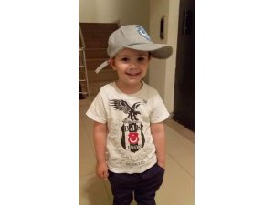 Boğazına balon parçası takılan minik Yağız kurtarılamadı