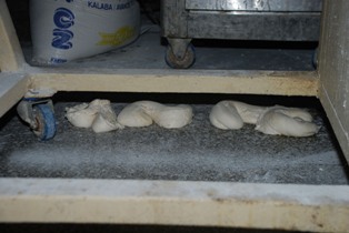 Fırın denetiminde küflenmiş hamur çıktı