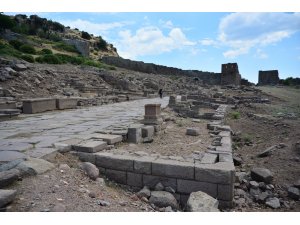 1800'den bu yana kazılan kent: "Assos"