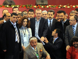 Erdoğan Romanlarla coştu, coşturdu