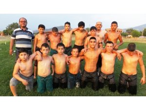 Burhaniyeli güreşçiler Kurtdere’ye hazırlanıyor