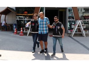 Marketteki kadınlara dadanan sapık tutuklandı