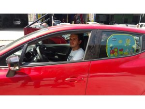 Alıcı kılığındaki hırsızın sürücüsünü yerde sürükleyip çaldığı otomobil bulundu