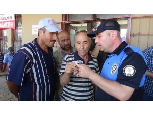 Polisten hayvan satıcılarına sahte para uyarısı