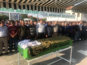 Konya'daki trafik kazasında  ölen çocuk toprağa verildi