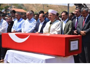 Trafik kazasında hayatını kaybeden uzman çavuş Kırıkkale’de toprağa verildi