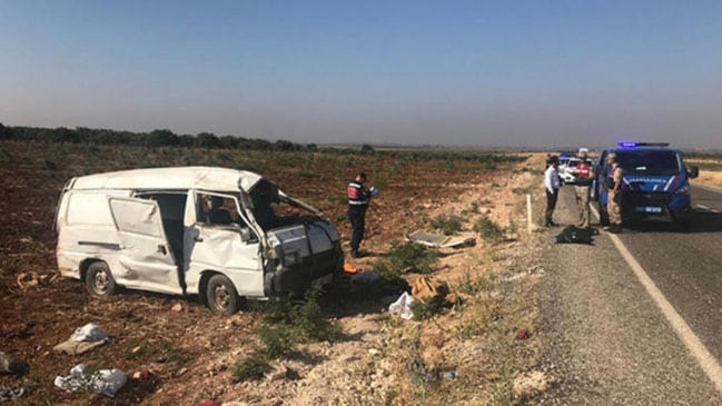 2 ölü, 20 yaralı... Suriyeli işçileri taşıyan minibüs devrildi!