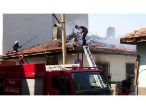 Boş evde çıkan yangın paniğe sebep oldu