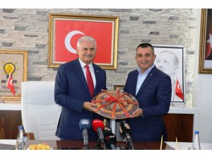 Binali Yıldırım: "Bu coğrafyada ayakta kalmanın bedeli var"