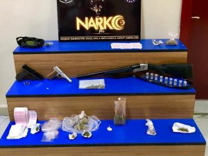 Keşan’da, 21 adrese eş zamanlı yapılan operasyonda 19 kişi gözaltına alındı