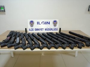 Kargo şirketine düzenlenen baskında pompalı tüfek ele geçirildi