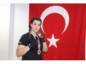 Kick boksçu Mihriban, ikinci kez Avrupa Şampiyonu olmak istiyor