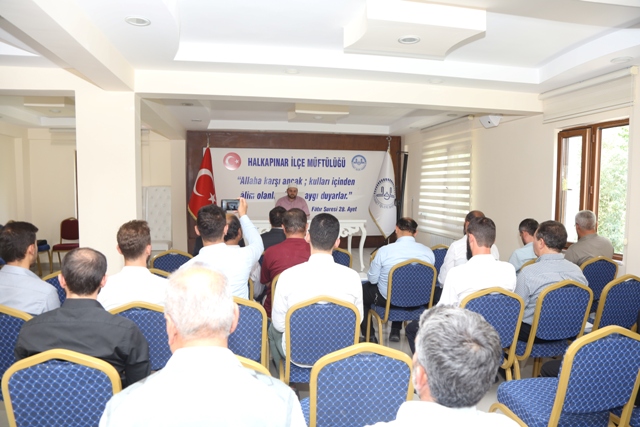 Halkapınar'da din görevlileri toplantısı