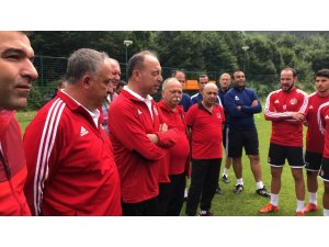 Başkan Akın’dan Turgutluspor kampına ziyaret