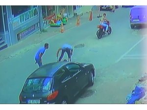 Esenyurt’ta sokak ortasında silahlı kavga