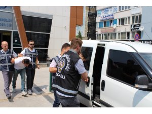 Kocaeli’de 40 saniyede 80 bin TL’lik vurgun yapan hırsızlardan 2’si tutuklandı
