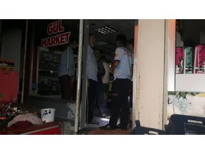 Markette çıkan yangın korkuttu