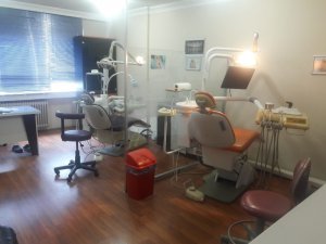 Diplomasız Ürdünlü dişçiye baskın