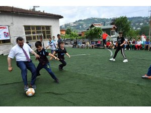 Başkan Genç, Trabzonspor’un 52. kuruluş yıldönümünü çocuklarla birlikte kutladı