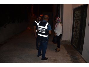 Ziynet eşyası ve parasının çalındığını polisten öğrendi