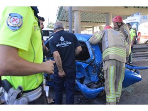 Sefaköy’de trafik kazası: 3 yaralı