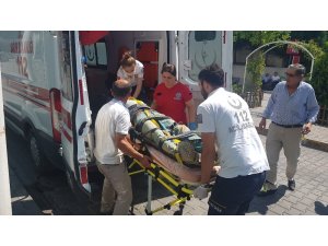 Kereste boşalttığı sırada dengesini kaybederek düşen işçi yaralandı