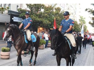 Kurtdere kortejinde atlı zabıta sürprizi
