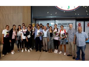 İAÜ Voleybol Kadın Takımı Avrupa’da ikinci oldu