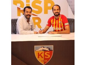 Kayserispar Şamil Çinaz ile sözleşme yeniledi