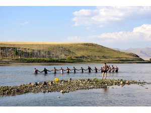 Murat Nehri'ne giren çocukların boğulması