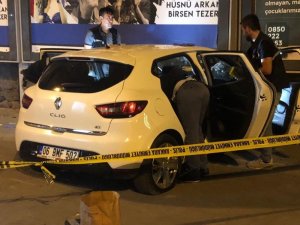 Ankara’da kurşunlanan sürücü kaza yaptı: 1’i ağır 2 yaralı